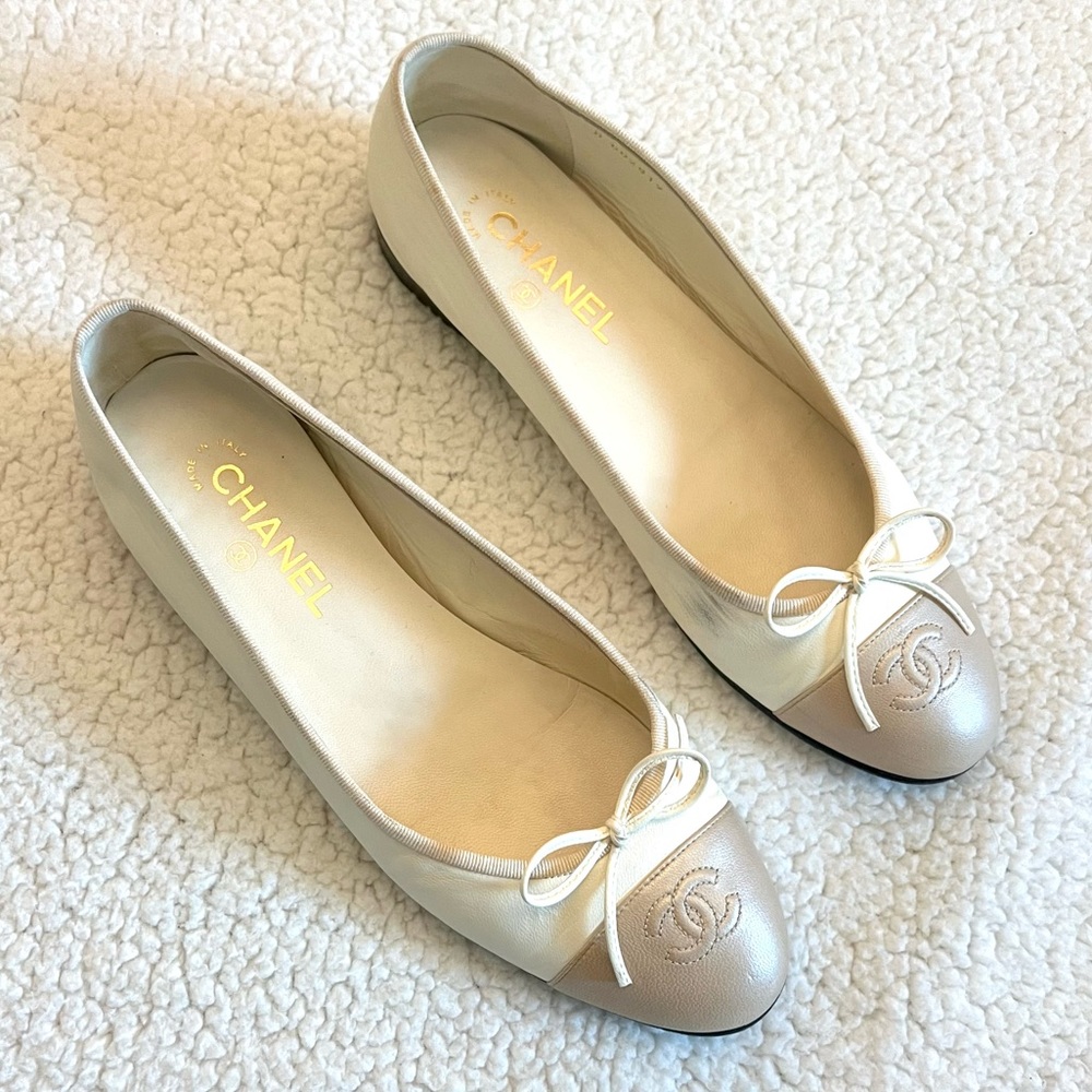 CHANEL Ballerina Flats • 41